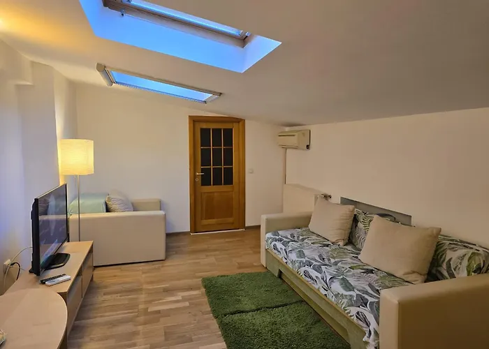 Ris 3 Filibiliu 12 Гостевой дом 3*