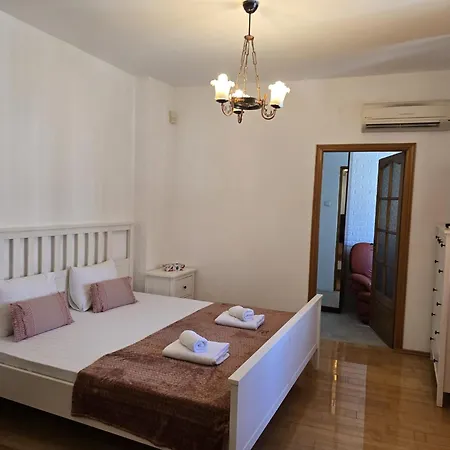 Guest house Ris 3 Filibiliu 12 *