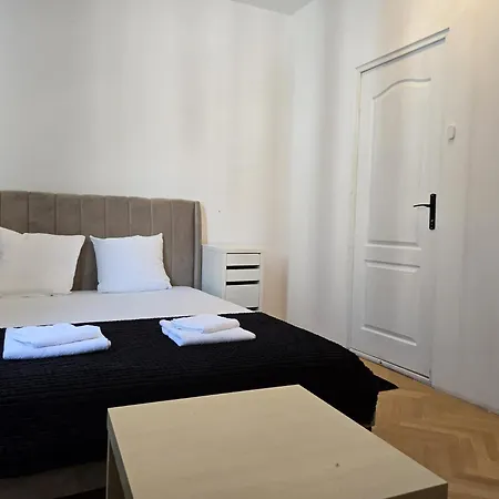 Ris 3 Filibiliu 12 Affittacamere Bucarest